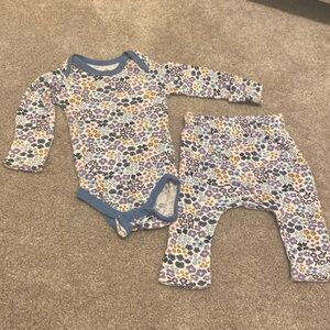 Honest company marching long sleeved onesie and pants 0-3 M